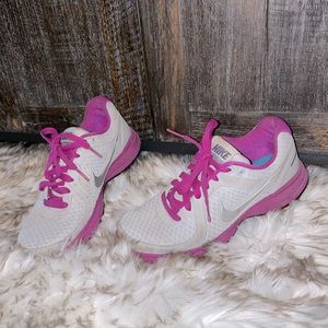 Nike- Womens Size 6 shoe